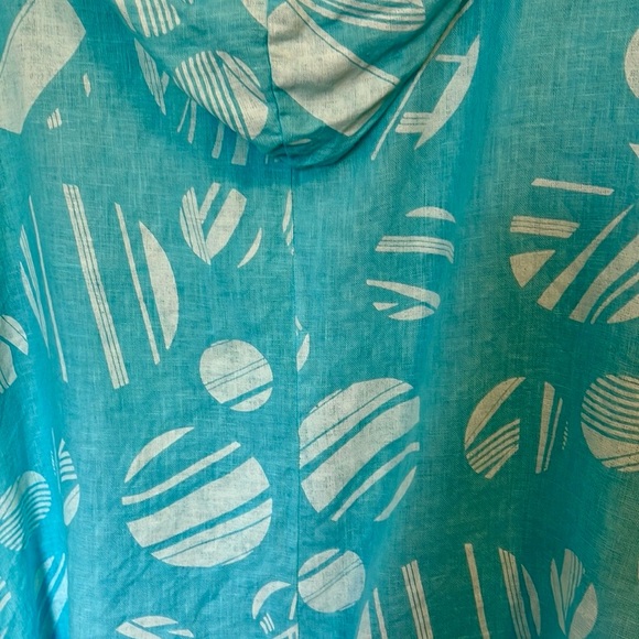 Avolto Turquoise Button-Up Linen Hooded Top - Picture 8 of 10